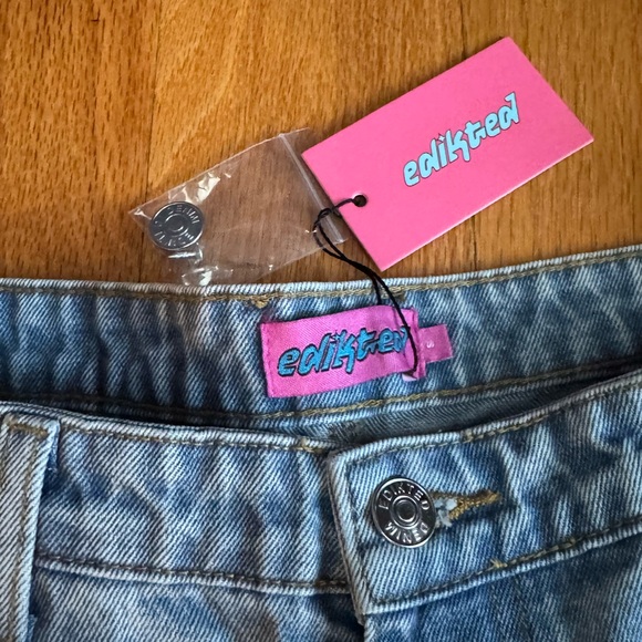 Edikted: Denim Jeans in Light Blue Wide Leg. New with tags . Size Small - Picture 3 of 4